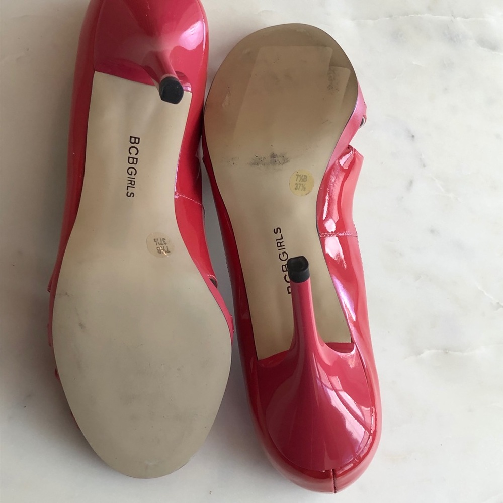 BCBG heels size 7 1/2 never worn - Picture 3 of 7
